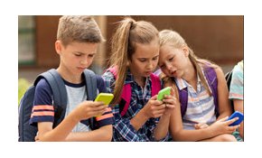Poll: Ban mobile phones during class, but not breaks